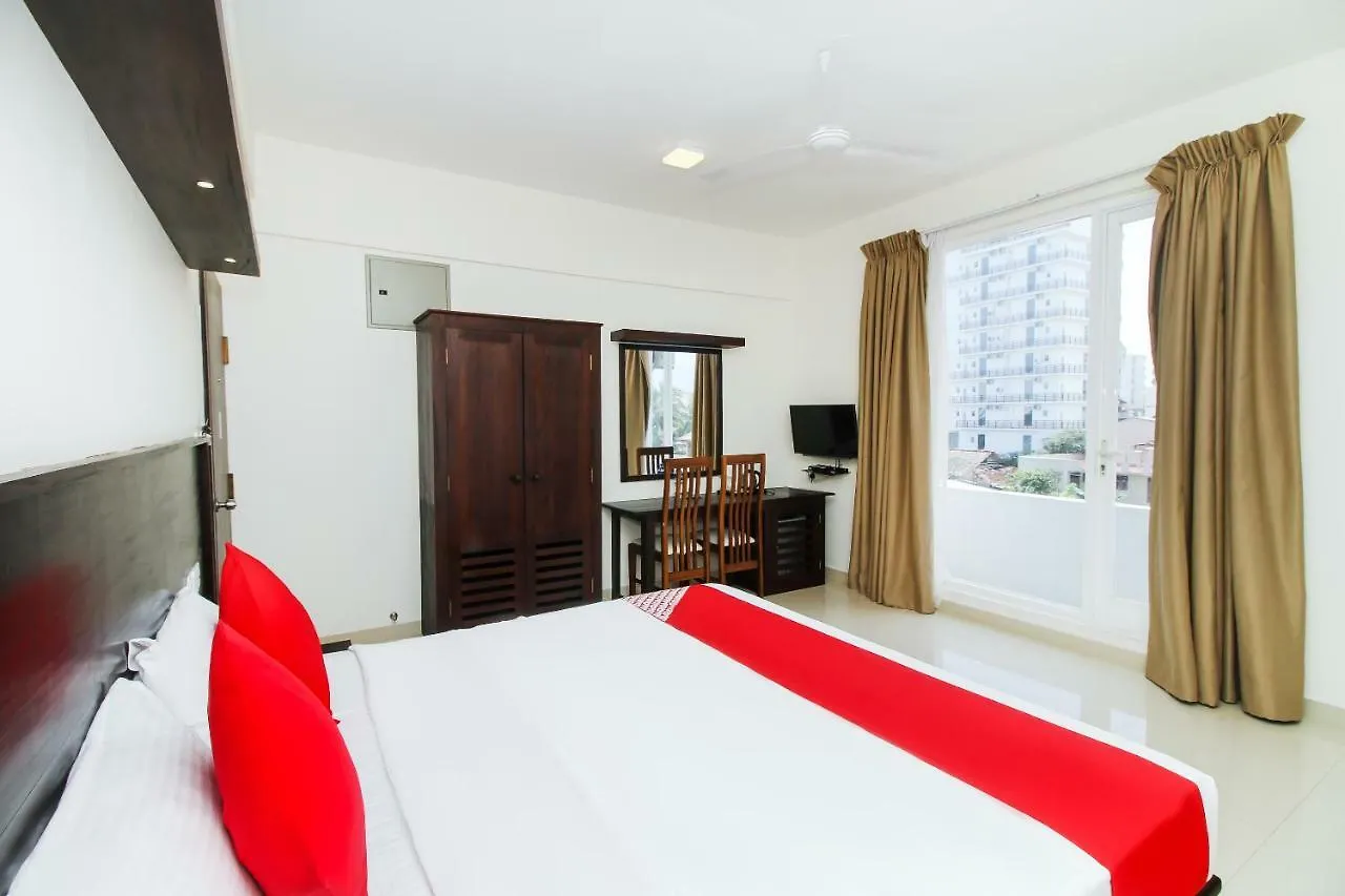 Hotel Nelly Marine Коломбо